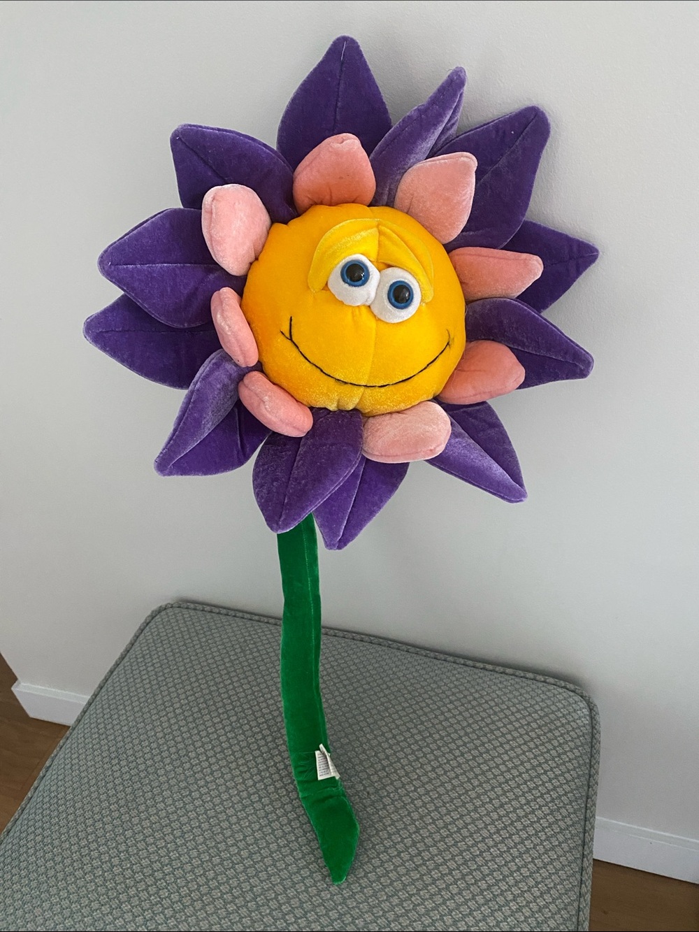 1999 Plush Smiling Flower Home Decorations purple petals